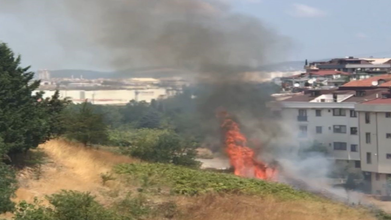 Sancaktepe’de otluk alanda yangın: Yaklaşık 5 dönüm zarar gördü