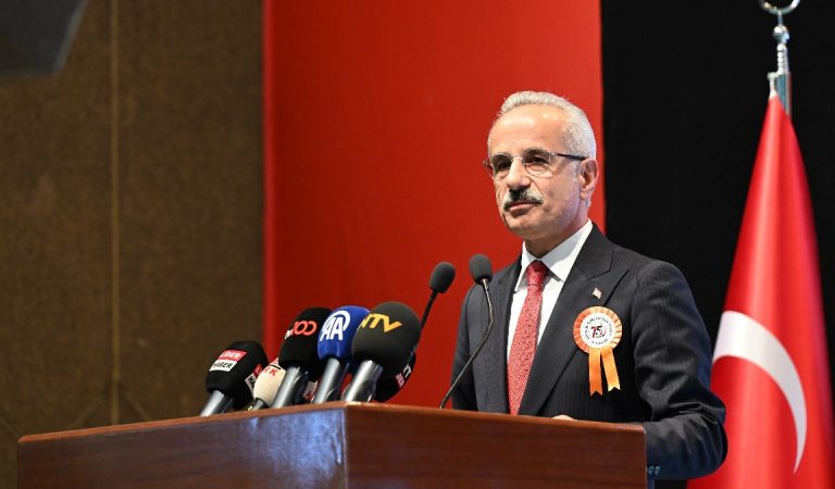Abdulkadir Uraloğlu’ndan ‘büyük zelzelede ulaşım’ açıklaması