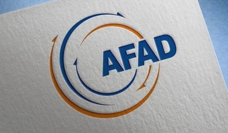 AFAD: Sarsıntıda 35 km uzunluğunda 9.5 km genişliğinde sınır kırıldı