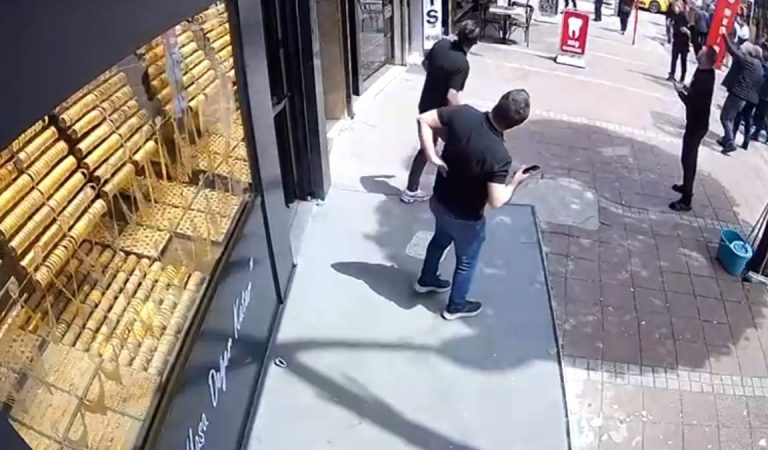 İstanbul’da sarsıntı paniğiyle aşağı atlamak istedi