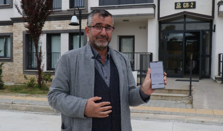 Sakarya’da sarsıntı öncesinde telefonuna gelen ihtar ile o anları kayıt altına aldı