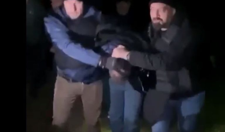 Samsun’da boşanma etabındaki eşini öldüren kişi, ahırda yakalandı