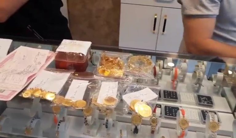 Adana’da düşük ayarlı altınla kuyumcu dolandıran çete çökertildi