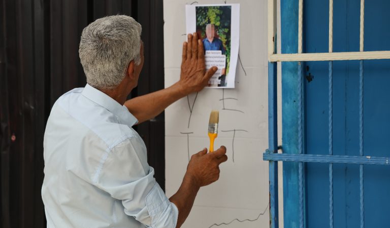 Adana’da kendisini dolandırdığını ileri sürdüğü şahsı fotoğraflarıyla ifşa etti