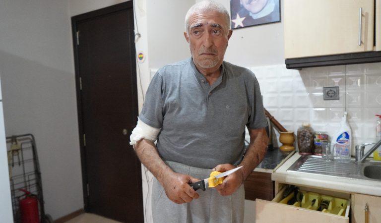 Antalya’da barışma vaadiyle çağırdığı kocasına dehşeti yaşattı Antalya’da barışma vaadiyle çağırdığı kocasına dehşeti yaşattı
