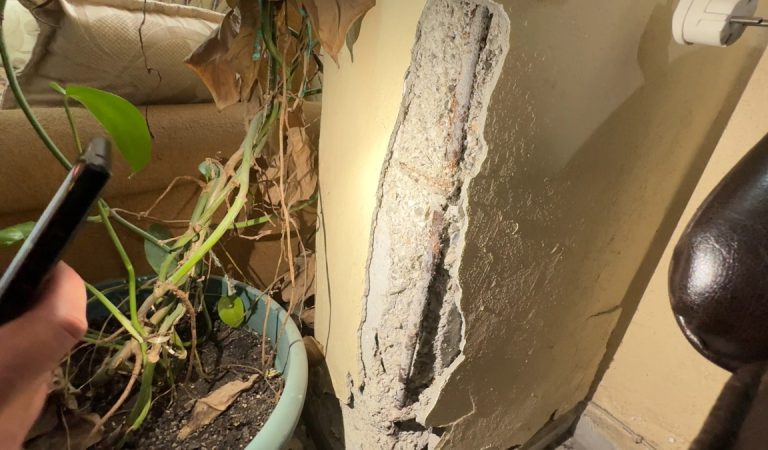 Avcılar’da riskli 4 katlı bina, boşaltılarak mühürlendi