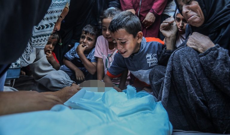İsrail Gazze’de bebekleri katlediyor: 75 noktaya daha akın