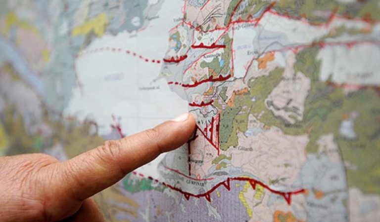 İstanbul’daki 6.2’lik zelzele raporu çıktı: Fayın büyük kısmı yerinde duruyor İstanbul’daki 6.2’lik zelzele raporu çıktı: Fayın büyük kısmı yerinde duruyor