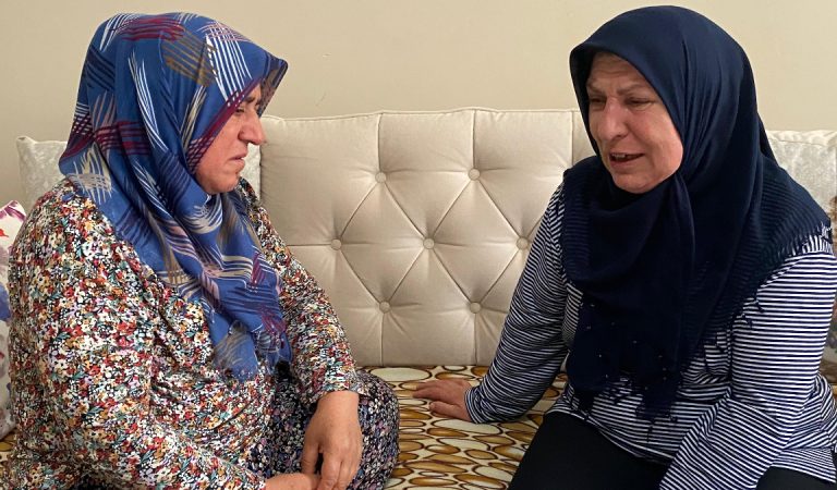 Kocaeli’de meskenini dolandırıcılara sattı
