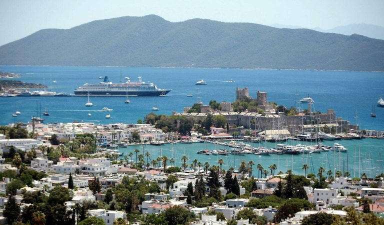 Kurban Bayramı tatili turizm dönemini hareketlendirdi: Fiyatlar rekor düzeylerde
