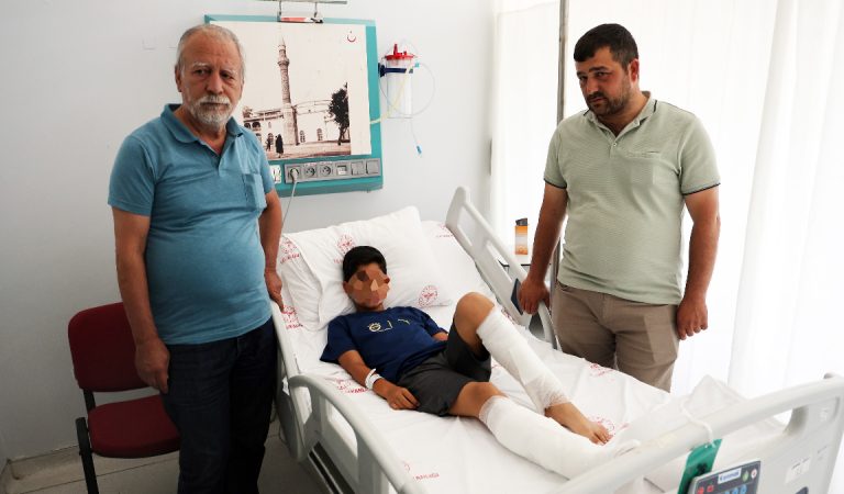 Muğla’da çocukları köpek saldırısına uğrayan aileden reaksiyon: Toplansınlar Muğla’da çocukları köpek saldırısına uğrayan aileden reaksiyon: Toplansınlar