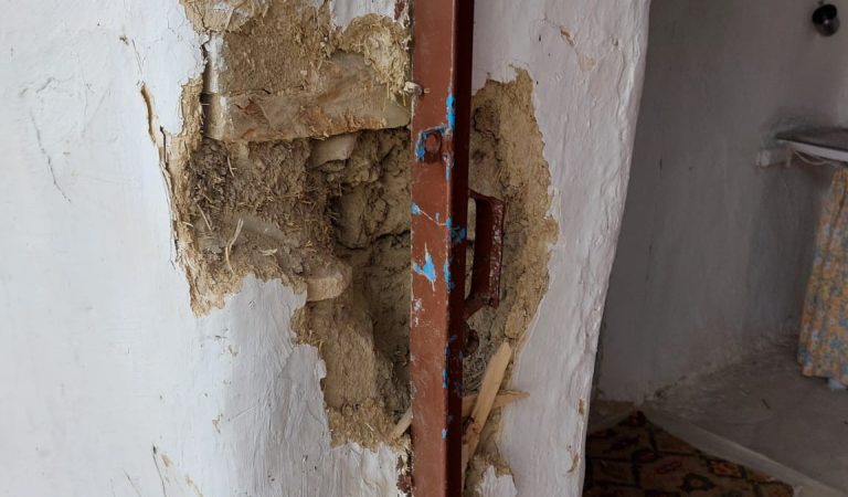 Sivas’ta köy konutunda 500 bin lira pahasında halı hırsızlığı