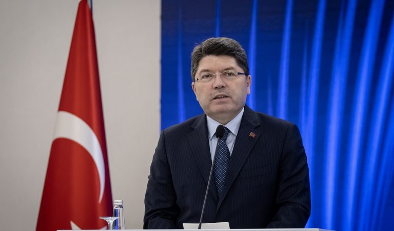 Yılmaz Tunç’tan infaz düzenlemesine ait dezenformatif haberlere reaksiyon